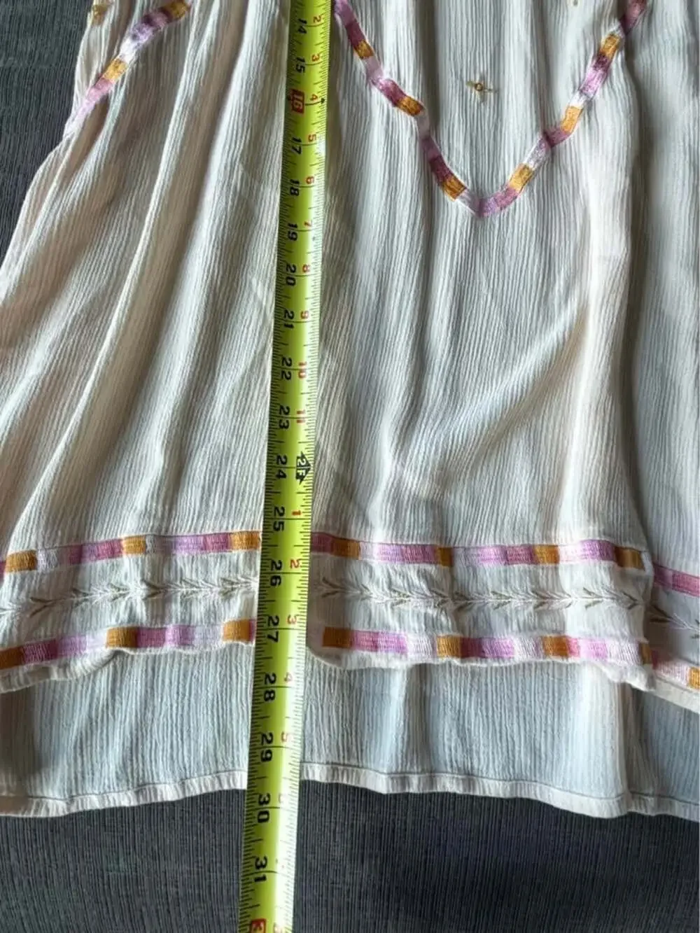 LC Lauren Conrad Embroidered Beaded Keyhole Tunic Top Boho Blush Pink Large